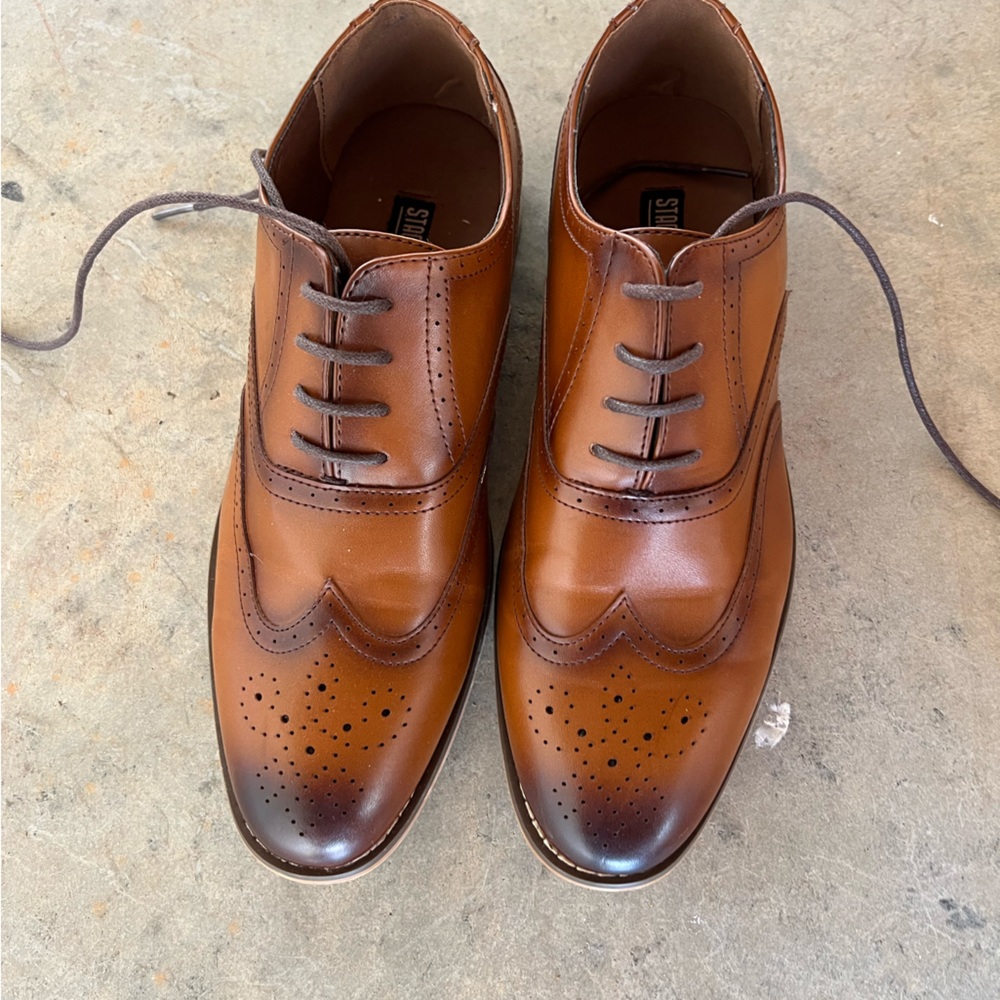 Men dress shoe